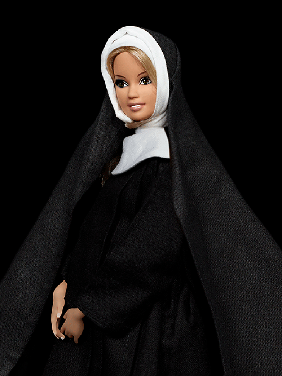 Pregnant nun — Cécile Plaisance