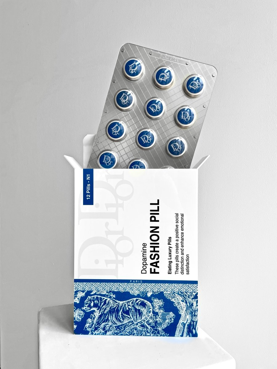 Free Standing : Fashion Pill – Dior 1 - bleu pills