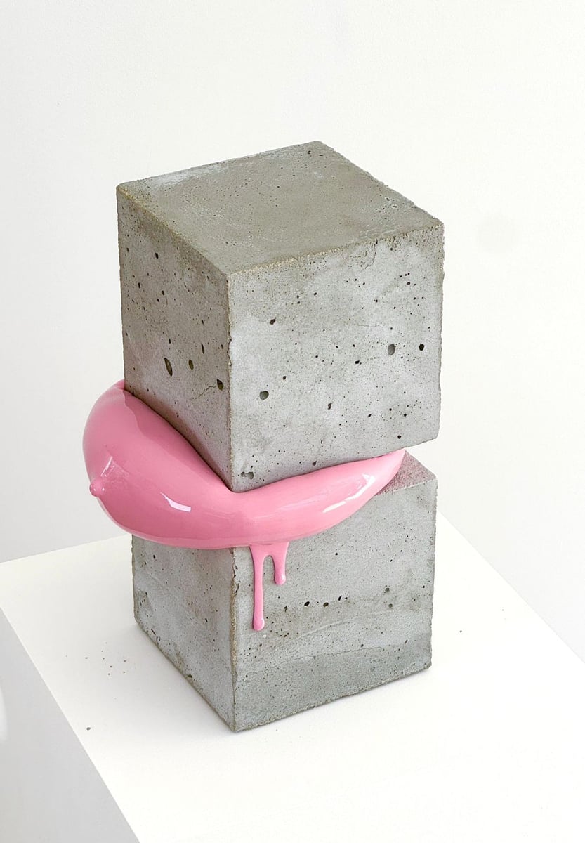 Compression béton et rose 30 cm