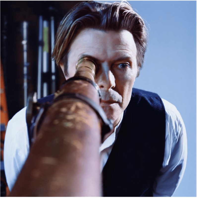 David Bowie : Seeing you from afar (medium)