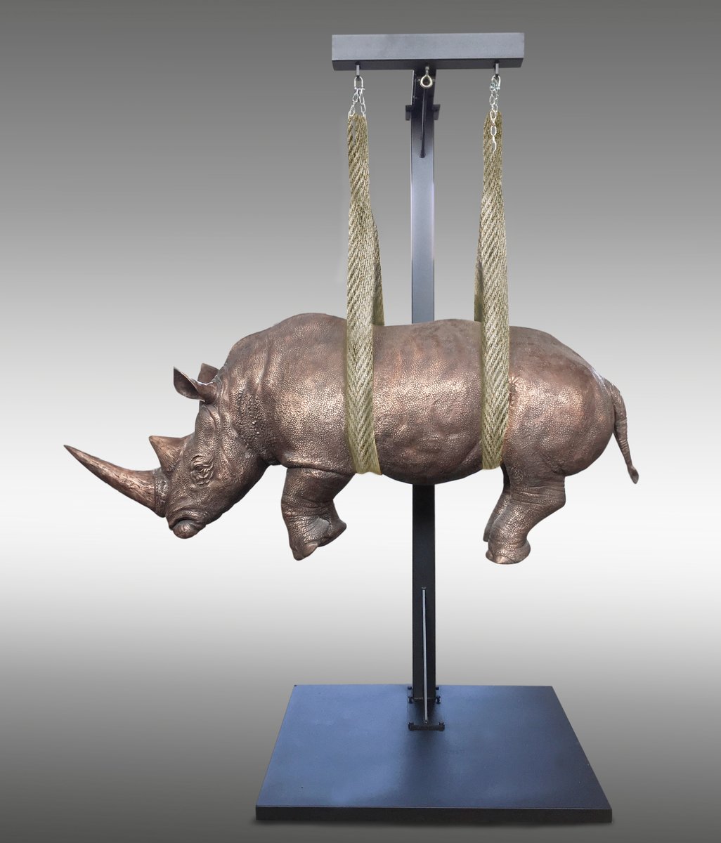 Il peso del tempo sospeso (rinoceronte monumentale)