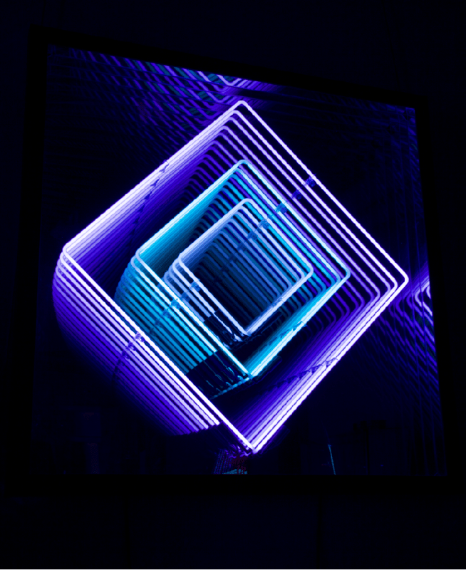 Néon losange : violet / turquoise / blanc