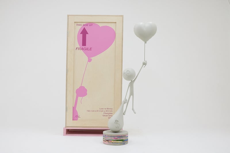 Love VS Money 5' - sculpture